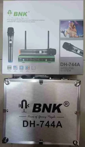 BNK 744A Wireless Microphone with an Aluminum Case